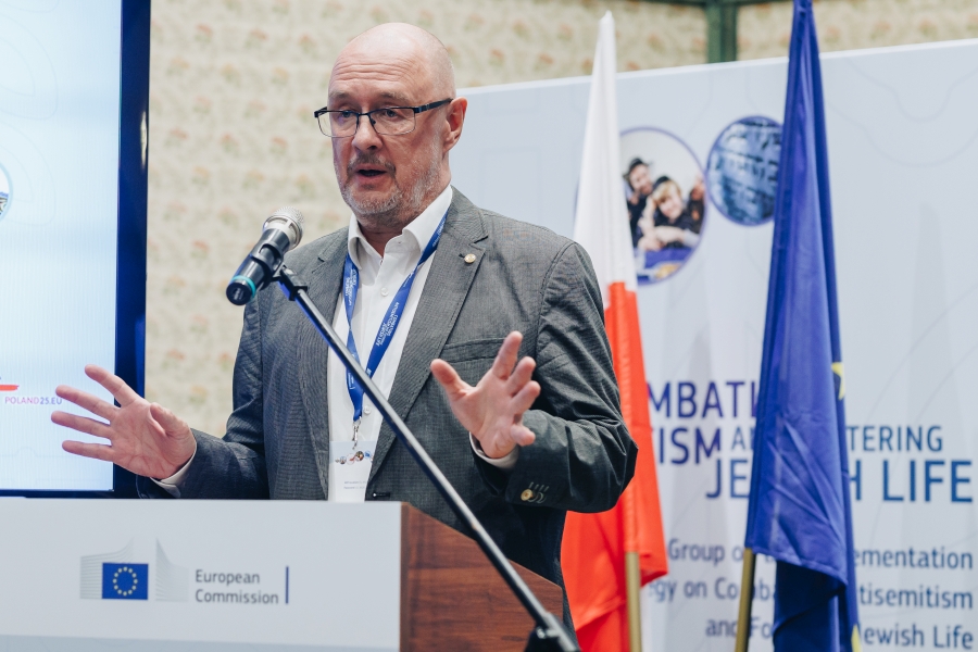 Piotr_Zagiell-900x600