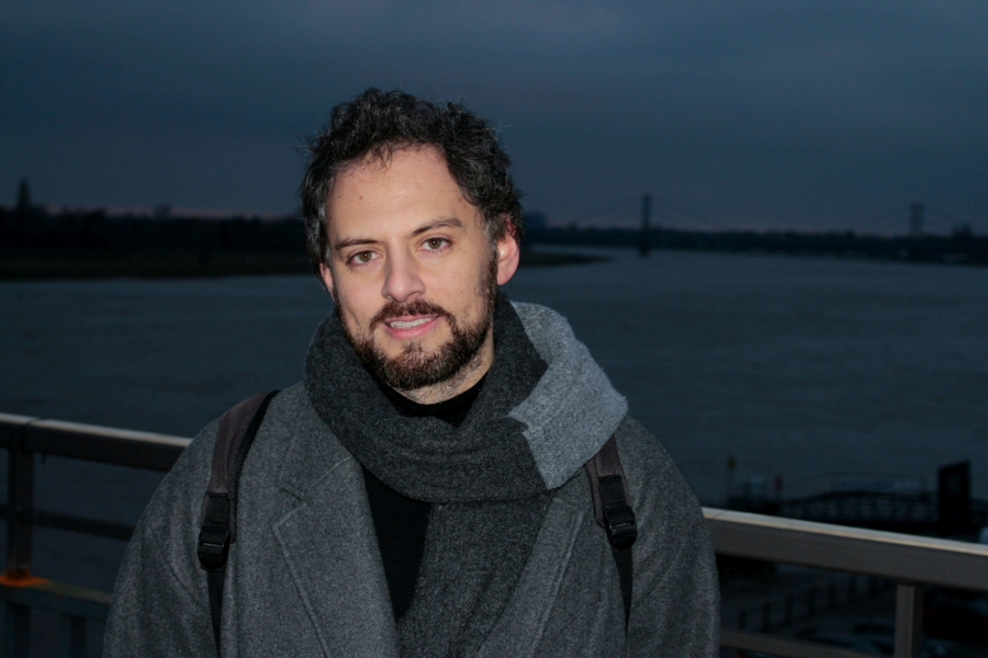 Copryright Vladimir Panchenko 900x600